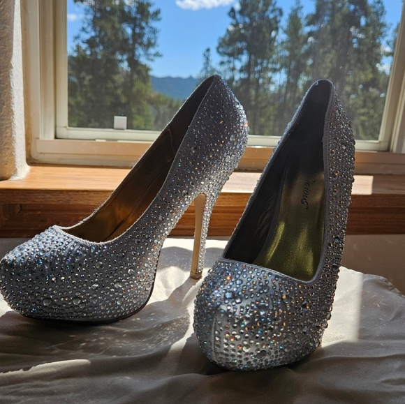 Fabulocious - Picture 2 of 6